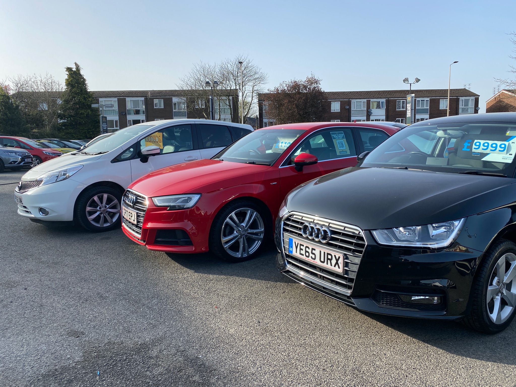 H.P.L. Motors Atherton (Greater Manchester) Car dealership in